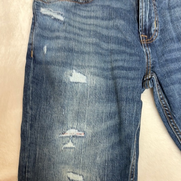 Old Navy Blue Slim Straight Jeans with Distressed Details 32x32 - Picture 3 of 10